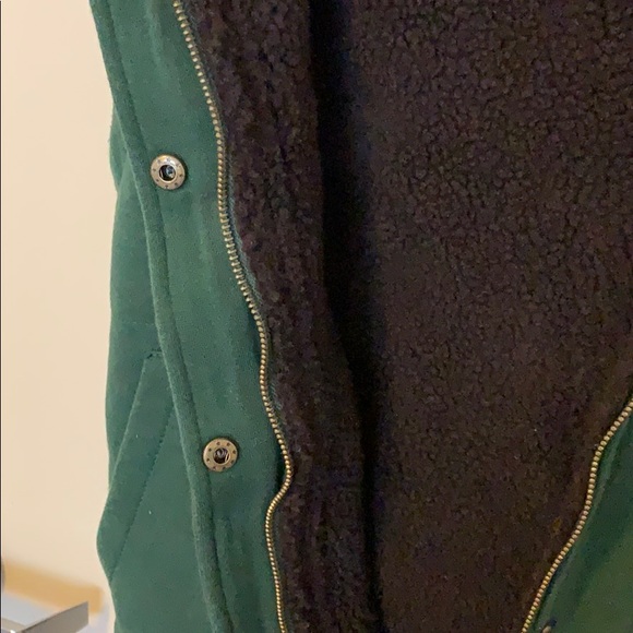 Hooded vest - Picture 3 of 4